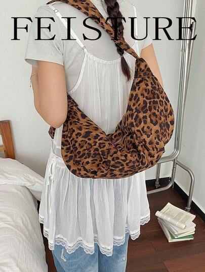 FEISTURE 1pc Leopard Print Pleated Casual Crossbody Bag, Suitable For E-Commerce Images, Requires Foreign Female Models, Different Poses, Different Foreign Female Models, Generate 3 Images, Solid Color Background Suitable For The Style Of The Bag, European, American, Black Models