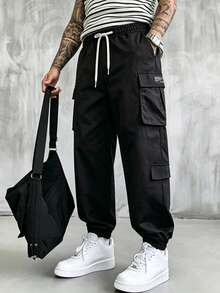 Men's Slogan Graphic Flap Pocket Side Drawstring Waist Cargo Pants, Autumn - Black - View 1