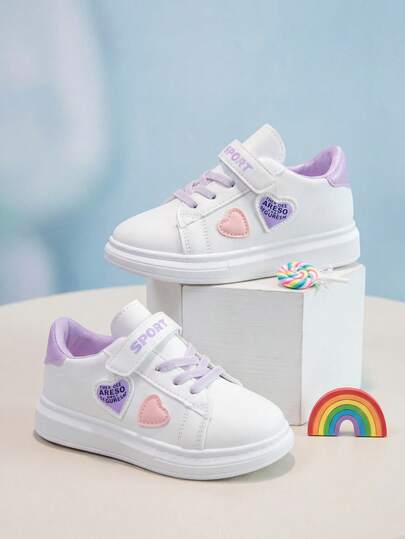 1 par de zapatillas deportivas blancas con decoración de corazón de cuero tipo slip-on para niñas, adecuadas para fotos de bebé, reuniones familiares y viajes cortos casuales