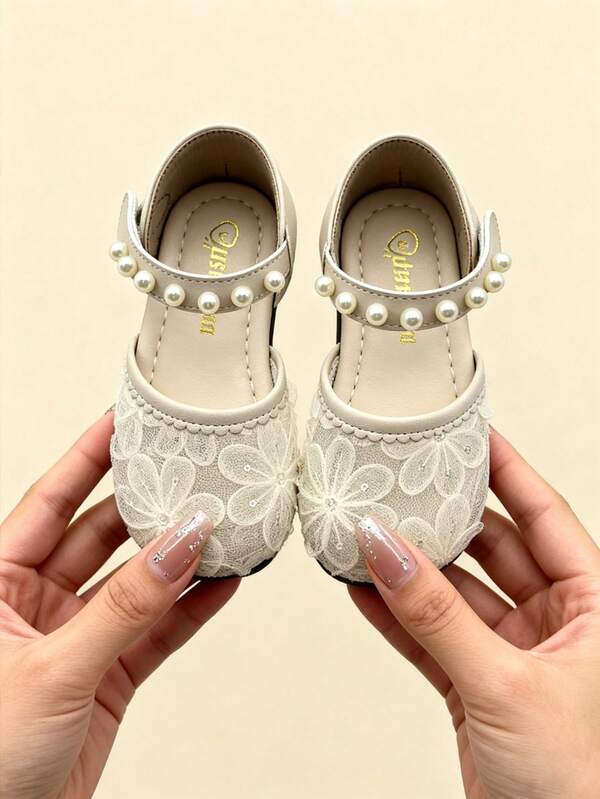 2026 Spring/Summer Girls' Beige Lace Floral Hollow Mary Jane Sandals With Pearl Hook And Loop Closure, Soft Sole Non-Slip Closed Toe Shoes, Princess Shoes For Wedding Flower Girl, Party, Formal Dress, Versatile For Ages 3-12