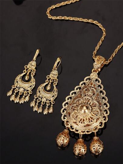 1 Set di Gioielli Vintage Stile Palazzo per Donna, Collana & Orecchini, Silhouette a Goccia d'Acqua Grande, Artigianato in Filigrana Cava & Incisa, Strato Interno Intagliato con Rilievo Floreale, 3 Ciondoli in Metallo a Forma di Lanterna Cava Appesi in Basso, Abito da Sposa Tradizionale Arabo & Uso Quotidiano