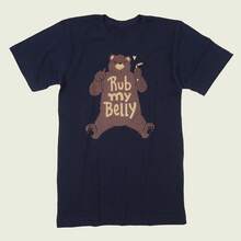 Elogio al Señor Oscuro, Gatito Adorador, Frotar mi vientre, Camiseta de oso de manga corta adorable - Negro - Ver 2