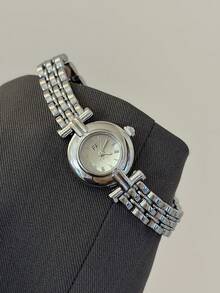 Jam Tangan Quartz Simpul Bambu Persegi Emas/Perak Ini Cocok Untuk Pemakaian Sehari-hari Dan Juga Merupakan Hadiah Sempurna Untuk Ulang Tahun Dan Natal. - Perak - View 2