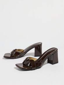 Sandalias tipo mule de tacón alto blanco con espejo y diseño retorcido para mujer, punta cuadrada y tacón kitten, versátiles para primavera/verano, fiesta, banquete, cita, ir al trabajo y uso al aire libre - Café integral - Ver 5