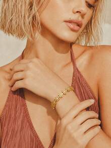 18K Gold Vacuum Plated Stainless Steel Openable Daisy Flower Rhinestone Bracelet/Women's Waterproof Fade-Resistant Gold Open Bangle/Sweet Elegant Niche Jewelry/Daily Commute Party Vacation Gift/For Mom/Women/Girls - Gold - View 4
