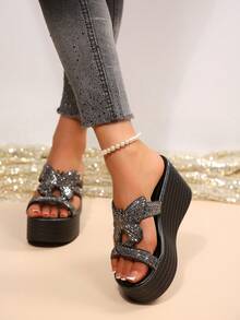 Damen Keilabsatz Plateau Sandalen, vielseitig funkelnd rutschfest Gunmetal Strass 3D Schmetterling einfarbig runde Zehenpartie Low-Top Kreuz breiter Riemen Plateau Keil Mule Slides, europäischer Party-Stil Frühling Sommer Abend Gala Date Shopping Reise Alltag Schuhe - Schwarz - Übersicht 4