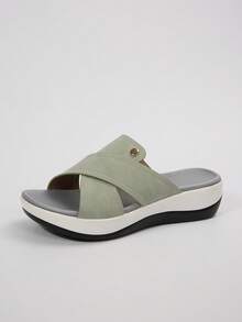 Sandal wedges wanita warna hijau dengan tali silang dan gesper logam, sol tebal nyaman untuk liburan pantai musim panas, serbaguna untuk bepergian, dan berujung terbuka. - Hijau - View 8