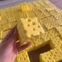 新款創意擠壓玩具，柔軟起司壓力緩解桌面裝飾品，適合成人與青少年，緩解焦慮與釋放壓力，趣味節日派對裝飾小禮物，理想夏季驚喜節日禮物，生日、男女、復活節、聖誕節、情人節、單身派對完美禮物，便攜玩具適用於學校、辦公室、假期、娛樂派對 - 彩色 - 查看 12