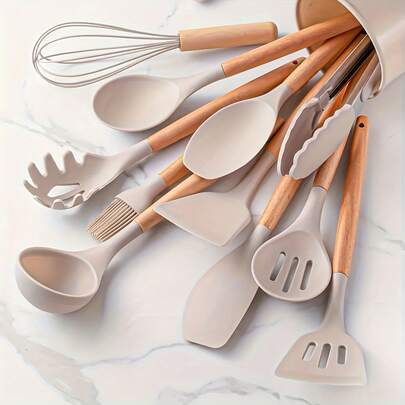 Conjunto de 12 utensílios de cozinha em silicone aleatório, com alças de madeira – utensílios de cozinha antiaderentes, resistentes a altas temperaturas e fáceis de limpar – perfeitos para culinária doméstica, além de serem essenciais para confeitaria em escolas e alojamentos – presente ideal para Natal, Halloween