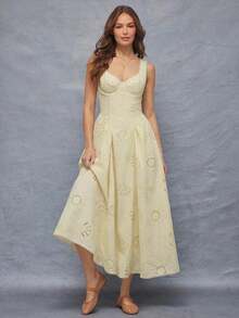 de verano para mujer en color amarillo pálido, estilo fiesta de té. Con corpiño bordado con conchas marinas, escote corazón, copas con aros, cintura baja y corte ajustado y falda acampanada. - Blanco - Ver 1