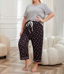 Conjunto de Pijama para Mujer Talla Grande, Manga Corta, Cuello en V y Pantalones Largos con Estampado de Corazones, Ropa de Dormir Femenina de 2 Piezas, Ropa de Noche y para el Hogar - Gris - Ver 3