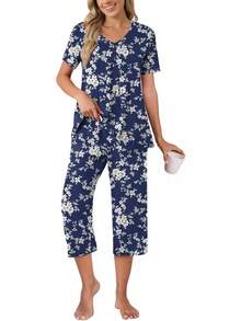 Anyally - Conjunto de pijama de verano para mujer, camisa de manga corta y pantalones capri de 2 piezas, pijama plisado con bolsillos - Margarita Blanca - Ver 15