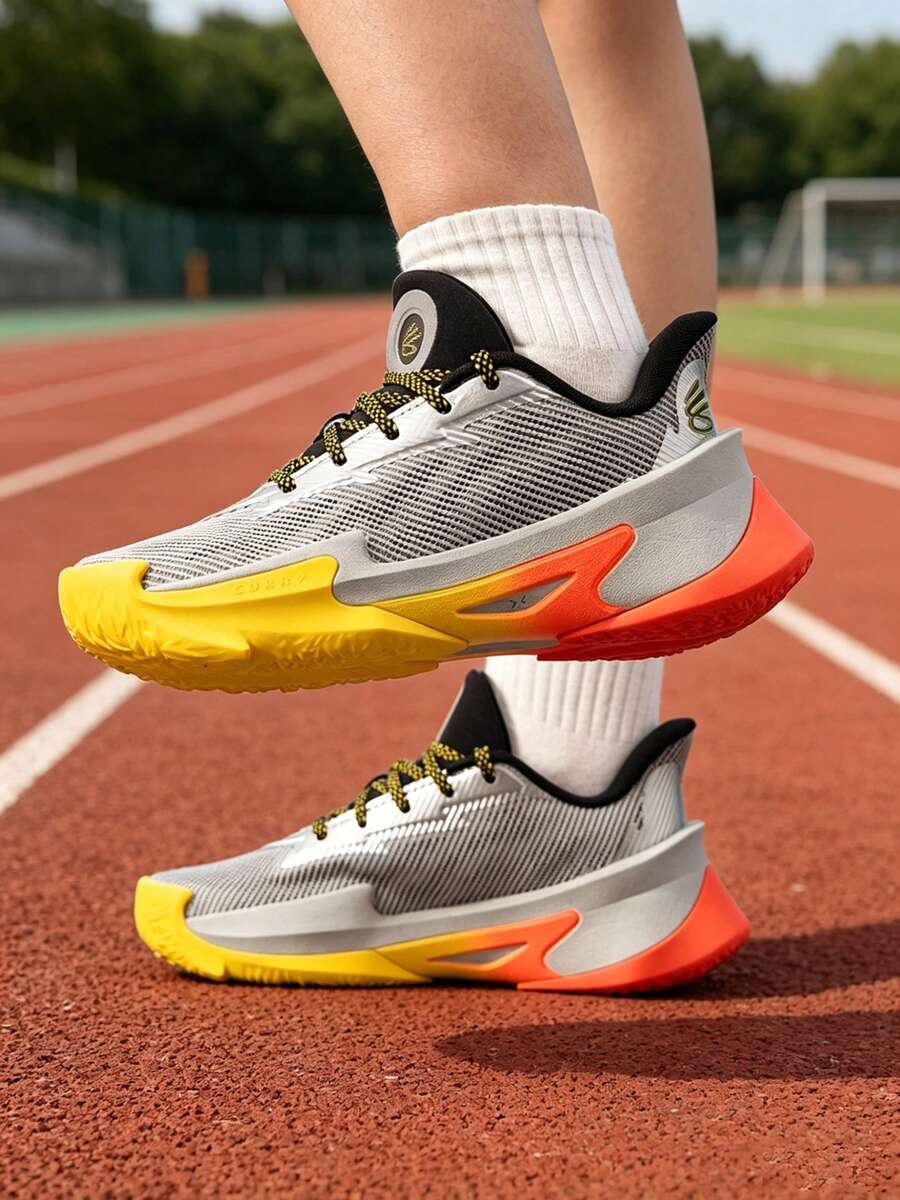 Under Armour 儿童篮球鞋,GS CURRY 系列 7 舒适日常运动休闲篮球鞋,6013297-099 - 6013297-099 - 查看 1