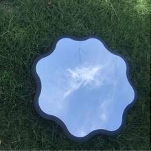 1件花卉波浪木框壓克力壁掛鏡，不對稱花形掛式梳妝裝飾鏡，適合臥室玄關居家牆面裝飾 - F - 查看 5