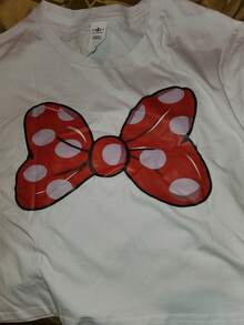 This Women's Short-Sleeved, Loose-Fitting Shirt Features A Red Polka-Dot Bow Pattern And Is A Comfortable And Stylish Y2K-Style Summer Shirt. - 白色 - 查看 3