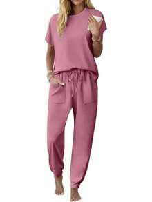 Conjunto de Pijama Capri para Mujer , Ropa de Dormir de Manga Corta, 2 Piezas, Cuello Redondo, Pijama Suave con Bolsillos - Flores marrones, negro - Ver 1