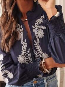 Camisa casual de vacaciones con bordado floral estampado y aplicación bordada acanalada blanca de primavera - Negro - Ver 4