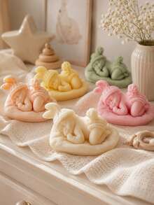 1 pieza Molde de vela de silicona 3D con bebé durmiente, molde de escultura de bebé recién nacido con gorro de punto y orejas de conejo, molde reutilizable para velas de aromaterapia DIY, jabón, resina epoxi, manualidades de yeso, regalo para baby shower, decoración del hogar y la guardería - Molde de silicona para bebé durmiendo - Ver 4