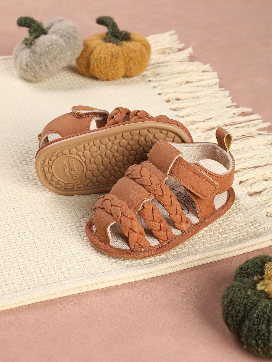 1 par de zapatos para bebé con diseño de rayas tejidas, sandalias planas simples y versátiles, adecuadas para el verano