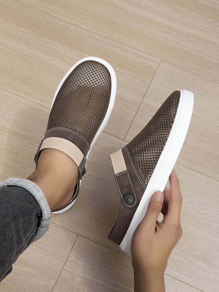 Men's Solid Color Mesh Sandals With Microfiber Patchwork Hollow Upper And Adjustable Backstrap, Suitable For Commuting, Travel, Driving And Daily Wear In Summer - Brown - View 3