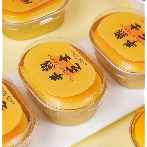 鋁製禮盒裝香氛烤馬鈴薯起司蛋糕；同時也是一款獨特設計的趣味紓壓玩具，可緩慢回彈，適合成人緩解日常壓力，是理想的紓壓產品