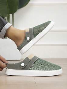 verde militar oscuro