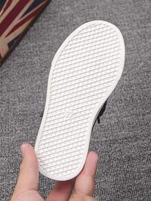 1 Par de Sapatos Náuticos Slip-On Unissex para Crianças, Uso Campus em Todas as Estações, Cor Sólida, Lona Respirável, Cadarço Elástico Sem Amarração, Sola Macia Antiderrapante, Tênis Esportivo Casual Leve e Plano para Escola - Preto - Visão 9