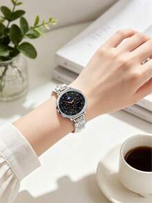 1件白色超纖維三星 Galaxy Watch 8 40mm 44mm 女款/男款手錶錶帶，鑲嵌人造鋯石時尚金屬扣替換錶帶，超薄舒適防汗，適用 4.3 至 6.5 英吋手腕周長，優雅時尚，適合商務/約會/婚禮/派對/日常配戴，送給她的可愛禮物，智慧手錶替換錶帶配件 - 白色+銀 - 查看 6
