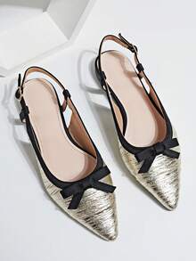 Sandales d'été pour femmes 2026 Nouvelles chaussures plates dorées à la mode avec nœud ajouré et bout pointu - Doré - Voir 2
