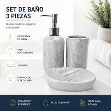 Dreiteiliges Badezimmer-Set aus weißer Keramik mit geometrischer Struktur. Bestehend aus Seifenspender, Zahnbürstenhalter und wasserfester Seifenschale. Leicht zu reinigen und im modernen, minimalistischen Design. Ideal für die Organisation Ihres Waschbeckens, als stilvolles Badezimmeraccessoire und als tolles Einzugsgeschenk. - Weiss - Übersicht 3