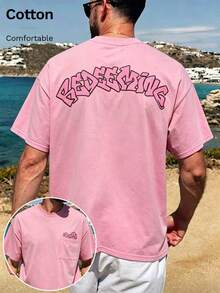Geripptes, farblich abgesetztes Herren-T-Shirt aus 100% Baumwolle mit markantem Schneeflocken-Stil-Schriftzug-Muster und Taschendesign - Hellrosa - Übersicht 1