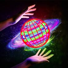 智能旋轉飛行球魔術風扇 UFO 手控旋轉球 自動回歸穩定飛行 懸浮球 LED 燈可充電 指尖飛行球 防碰撞設計 操作簡單 互動飛行玩具 - 彩色 - 查看 2