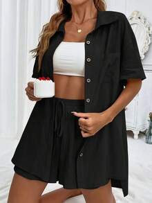 Conjunto de moda para mujer compuesto por unos pantalones cortos y dos camisas lisas, de estilo informal y holgado, de manga corta y con un botonero - Marrón - Ver 7