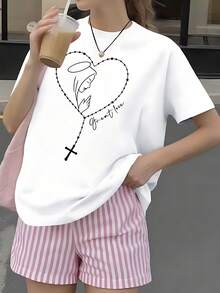 NewSummerCasual Women's White T-Shirt With Graphic Of The Virgin Mary And Heart-Shaped Rosary With Cross, Aesthetic Religious Style Short Sleeve T-Shirt, "Great Love" Faith Top, Blouse C - 白色的 - 查看 1