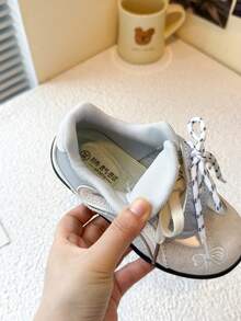 1 Pair Girls' Sports Shoes 2026 Spring/Autumn New Style Dual-Color Shoelaces Bow Pattern Red Training Shoes Soft Sole Non-Slip - Beige - View 9