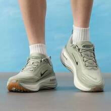Nike Super Velour VOMERO PLUS Cushioning And Rebound Men's Road Running Shoes - Green - View 10