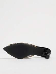 女款杯跟高跟鞋 獨特印花網布穆勒鞋 時尚尖頭露趾優雅小貓跟低跟鞋 舒適百搭黑色高跟涼鞋 春夏夜店派對伸展台戶外購物約會度假旅行通勤 鏡面前衛拖鞋 情人節禮物母親節女鞋 - 黑色 - 查看 10