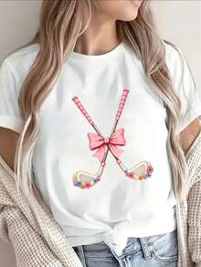 Ideal para ocasiones informales, camiseta con temática de lacrosse - Una camiseta de manga corta hecha de fibra de poliéster ligera, con un estampado de palo de lacrosse, adecuada para entus - Blanco - Ver 1