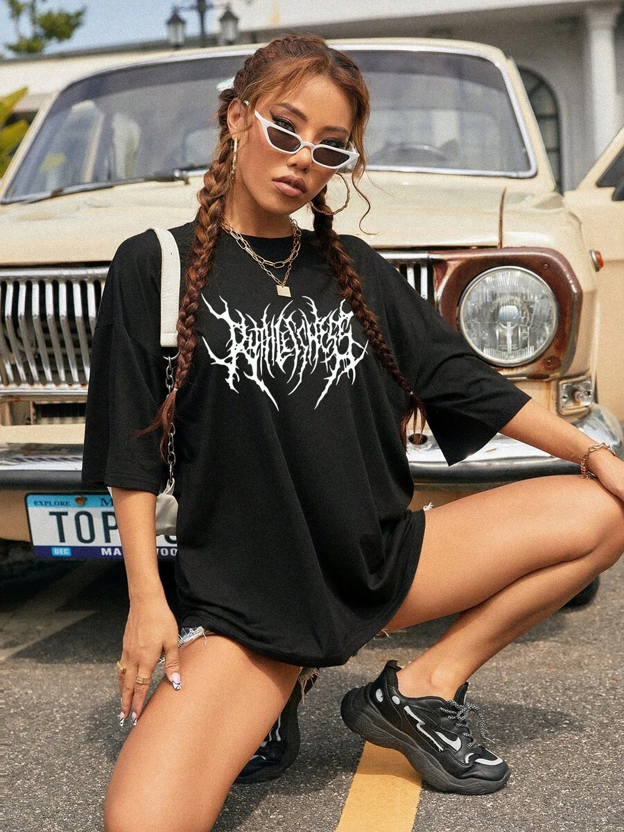Camiseta para mujer manga corta oversize estampado gótico, playera casual holgada para streetwear y salidas urbanas de verano - Negro - Ver 1