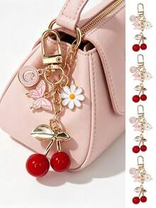 Charm de Bolsa Fofo Rosa Cereja Borboleta & Letra A-Z - Pendente de Moda para Mochila Cereja, Chaveiro, Pendente de Liga de Letra A-Z, Pendente para Auriculares, Ornamento Pendente para Carro, Charm Decorativo, Chaveiro Cereja, Ornamento de Bolsa, com Clipe de Bolsa, Joias de Resina Brilhante & Metal, Adequado para Carteira e Mochila Feminina - Multicolorido - Ver 1