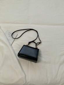 Bolso de mano de moda de unicolor con solapa de PU en relieve y cierre de metal - Negro - Ver 10