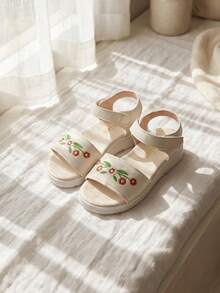 1 Pair 2026 New Girls Summer Flat Sandals, Embroidered Floral Soft PU Leather, Hook And Loop Back Strap Design, Pastoral Fresh Style, Suitable For Summer Daily Outings - White - View 4
