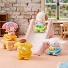 (1件隨機) 正版授權 Sanrio 星座桌面擺飾，Hello Kitty 主題迷你桌面裝飾，成人居家裝飾配件，14+ - 彩色 - 查看 2
