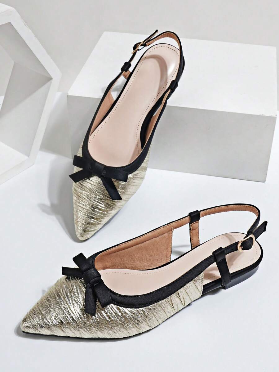 Sandales d'été pour femmes 2026 Nouvelles chaussures plates dorées à la mode avec nœud ajouré et bout pointu - Doré - Voir 1