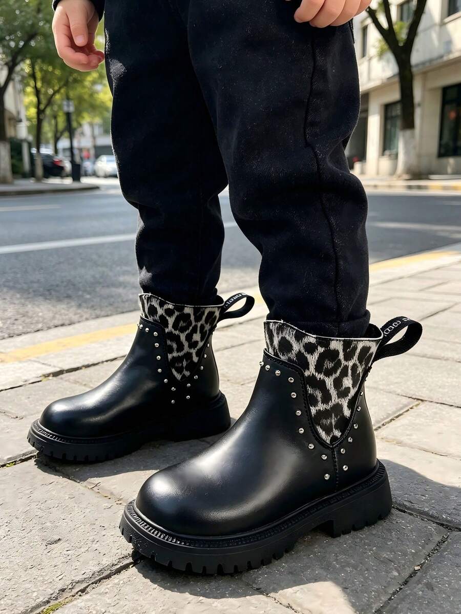 Botas de combate para niños con estampado de leopardo negro, patchwork, cremallera lateral, detalle de remaches, suela gruesa y tacón ancho - Negro - Ver 1