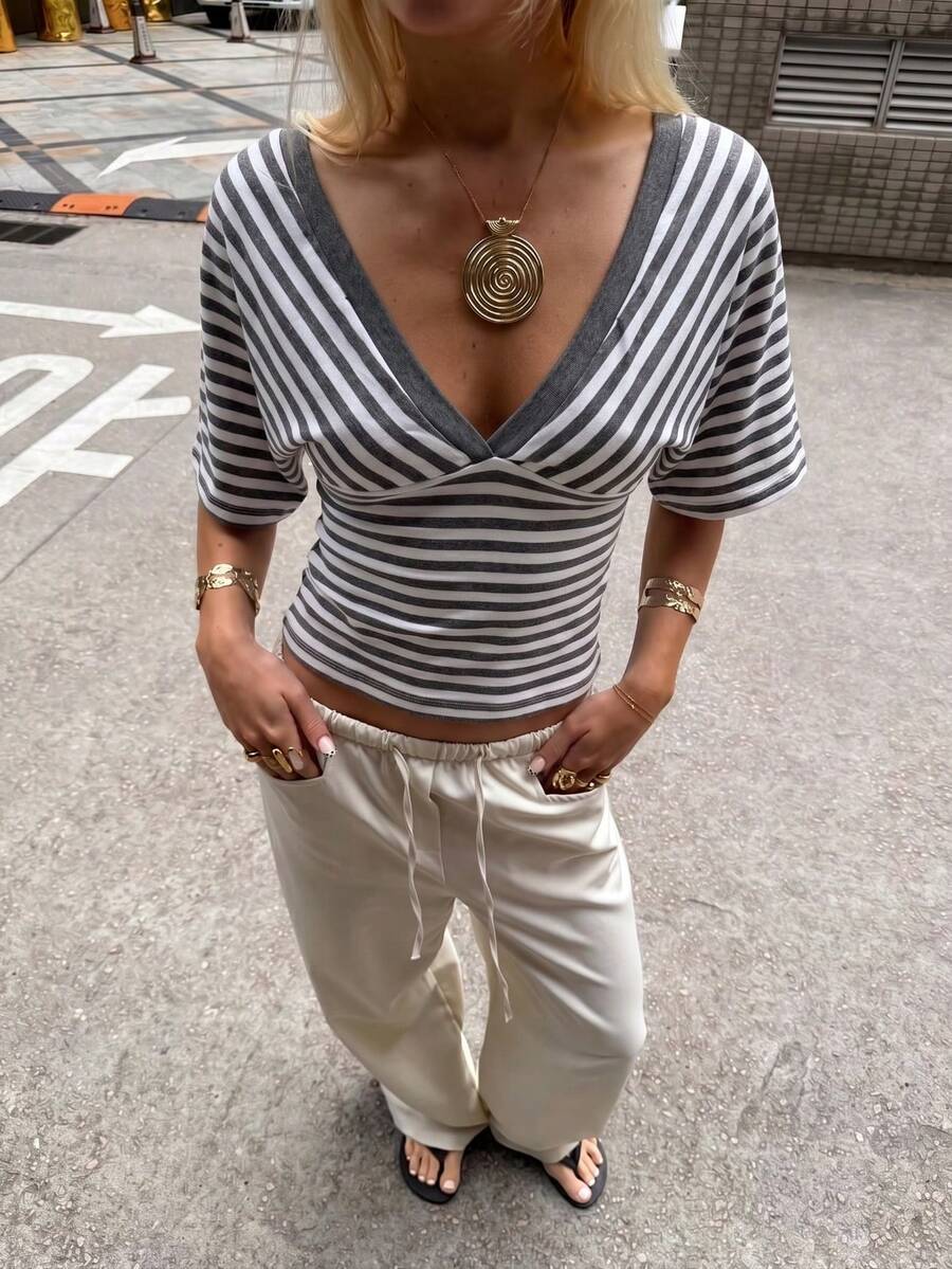 复古美式条纹深V领蝙蝠袖休闲T恤,收腰修身性感露脐上衣,女士夏季 - 深灰色 - 查看 1