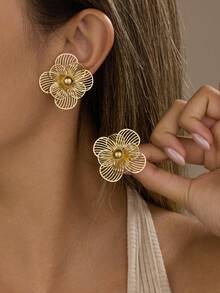 2pcs Charming KC Gold Plated Hollow Flower Stud Earrings, Petal Earrings, Four-Leaf Clover Flower Earrings, Women's Gold Stud Earrings, Double Layer Elegant Fashion Earrings, Suitable For Women's Daily Wear, Party, Gathering, Date, Shopping, Street Style Jewelry - Yellow Gold - View 1