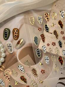 1pc Vintage Animal Print Nail Stickers, Gold Personalized Leopard, Zebra, Cow Print DIY Nail Art - Multicolor - View 7