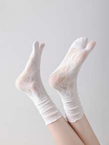 1 Pair Women's 2-Toe Tabby Split Toe Japanese Style Lace Trim Socks - White - View 5
