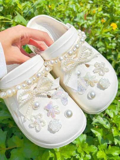 16pcs Pearl Chain Accessories, Beige Beads Bowknot, Detachable Bear Shoe Charms, Shoe Buckles, DIY Shoe Decor, Fashionable And Elegant, Suitable For Perforated Sandals, Slippers, Perfect As Holiday Gift